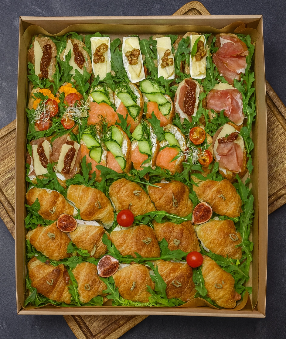 Box mini croissant i kanapeczki